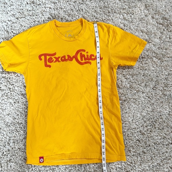 Tumbleweed Texstyles Women's Gold Texas Chica Short Sleeve T-Shirt Size Small - Picture 7 of 7